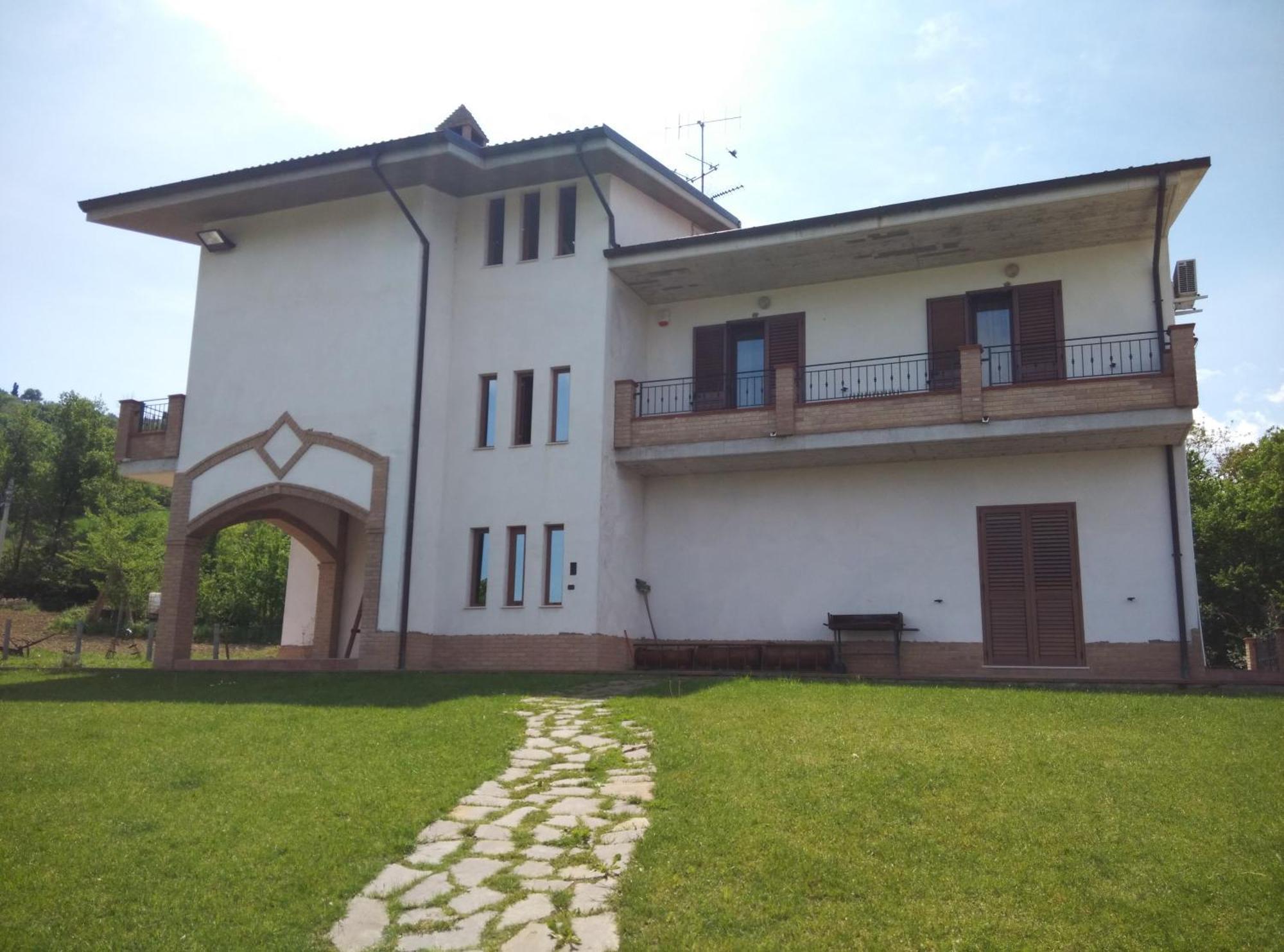 Agriturismo Za Beata Bed & Breakfast Penna Sant'Andrea Luaran gambar